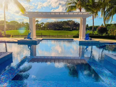 HOW TO CREATE THE ULTIMATE BACKYARD POOL OASIS