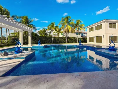 How To Choose Your Dream Pool