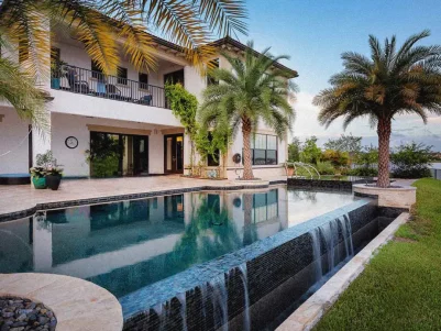 WHAT ARE INFINITY POOLS_